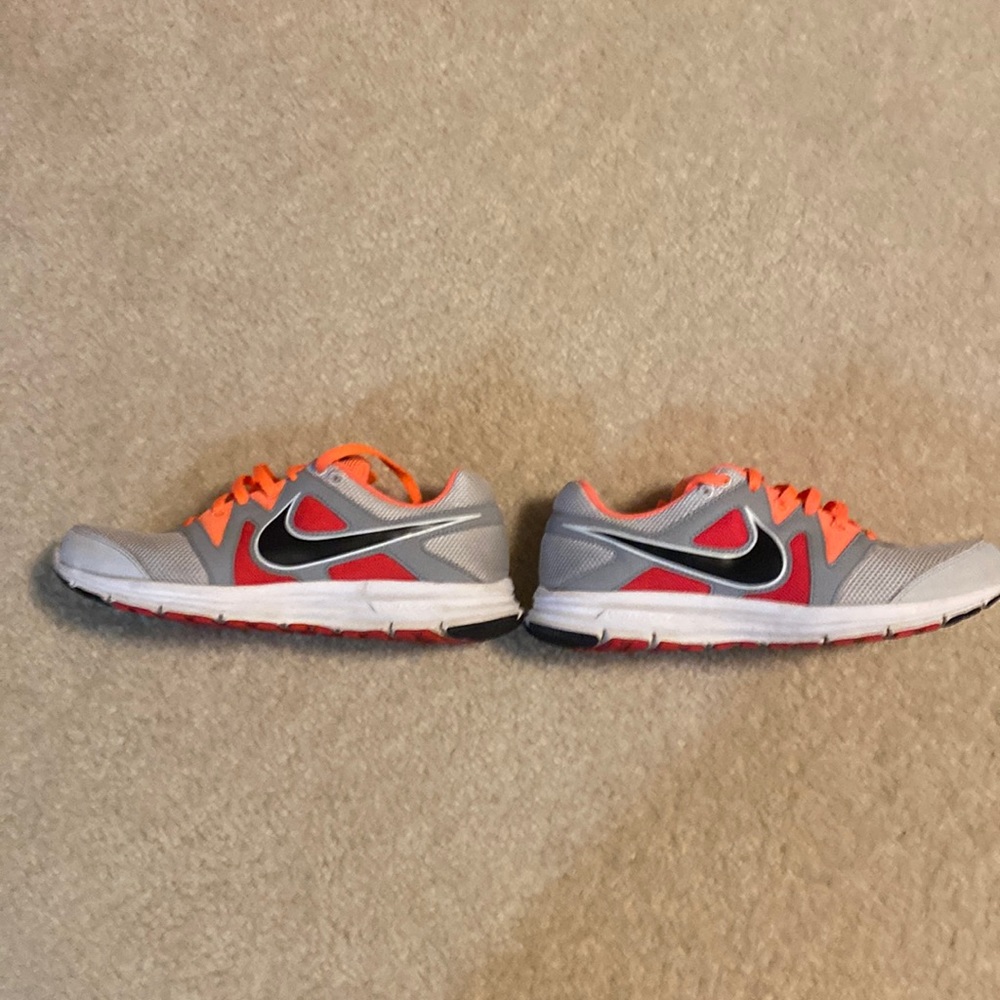 Women’s Nike Lunarfly+ 3 running shoes size 7.5. Comes in the original box
